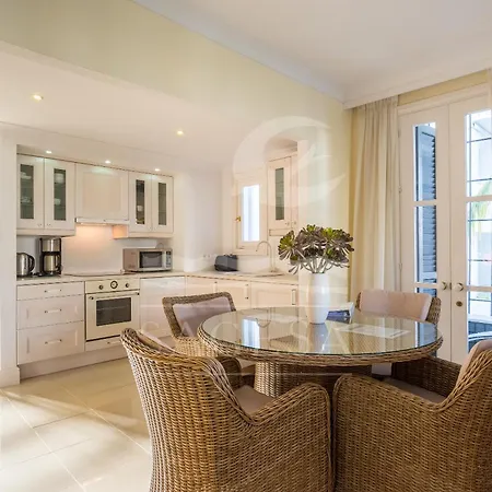 Jardines De Golondrinas 4*