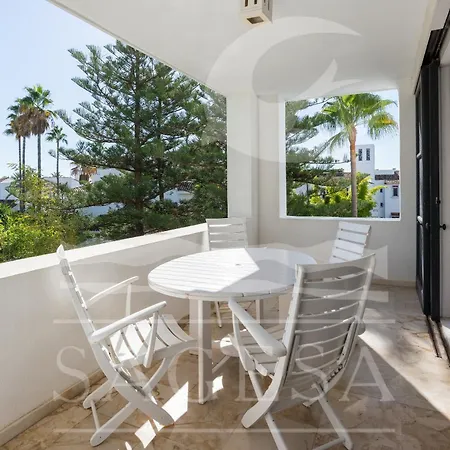 Jardines De Golondrinas Resort Marbella
