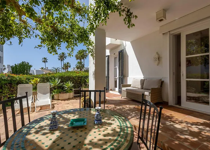 Jardines De Golondrinas 4* מארבלה